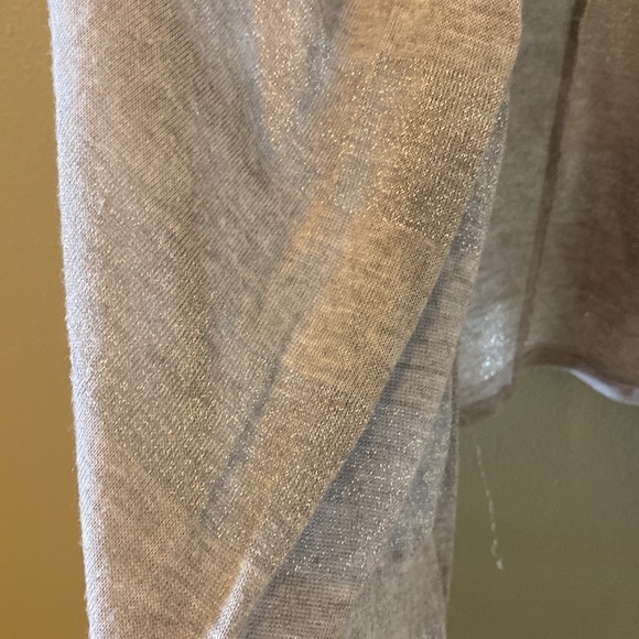 Cardigan, thin and a drape neck - Picture 2 of 2